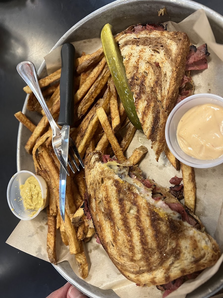 Buck's Sports Grill-7